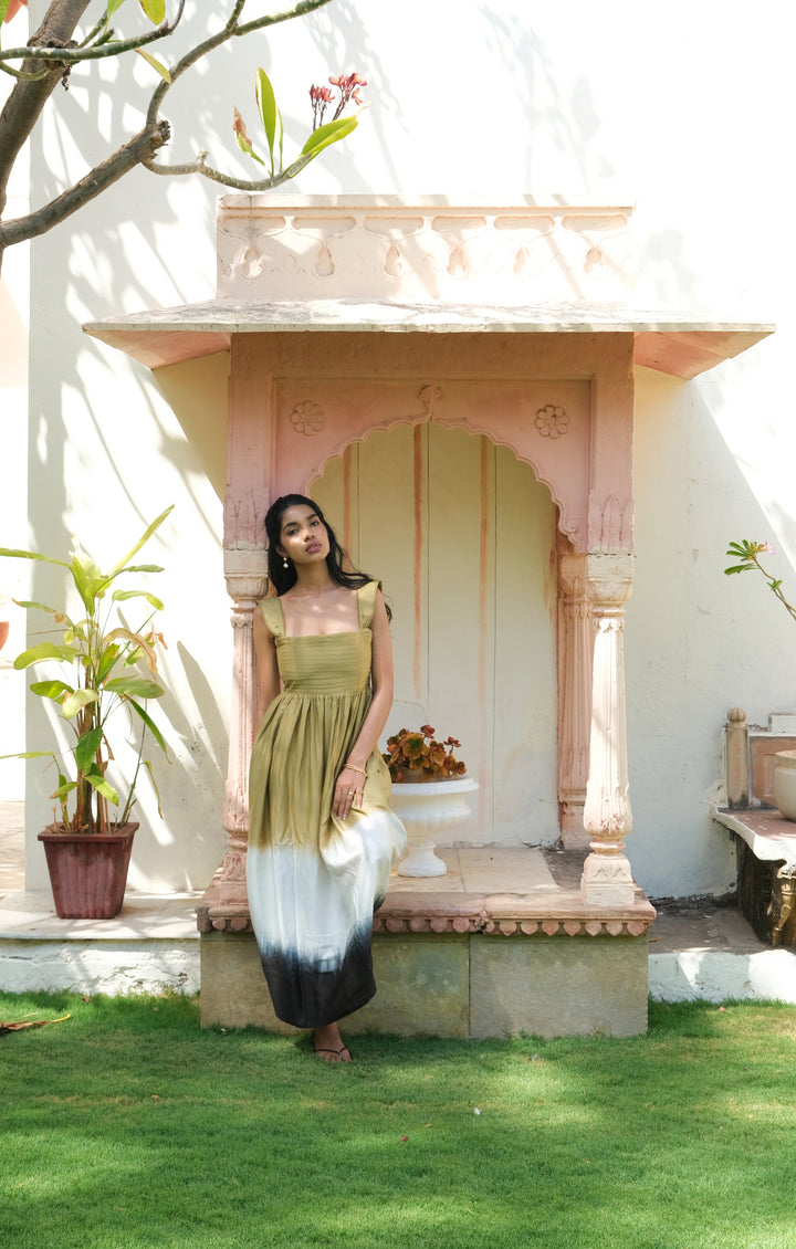Meera Midi