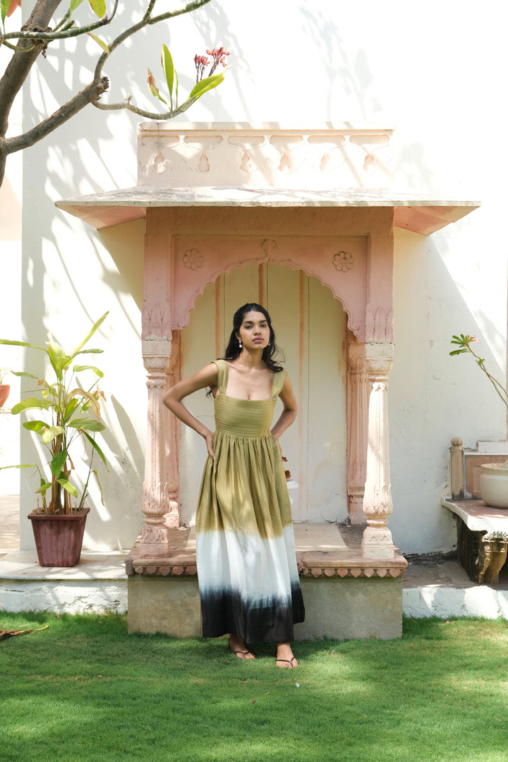 Meera Midi