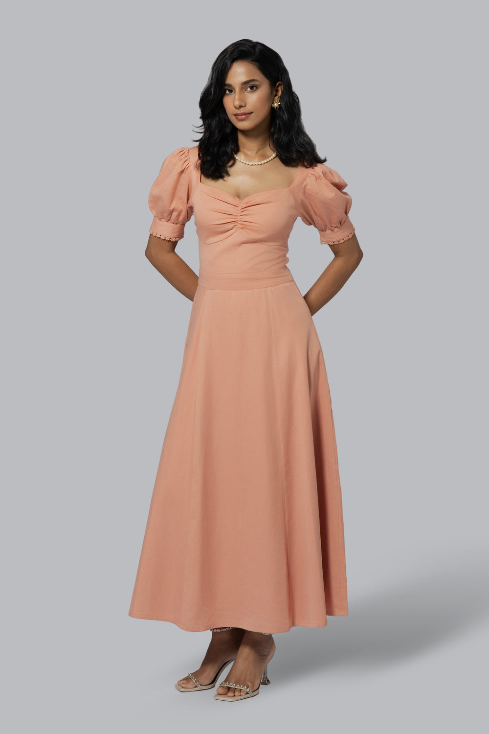 Gul midi an elegant dress
