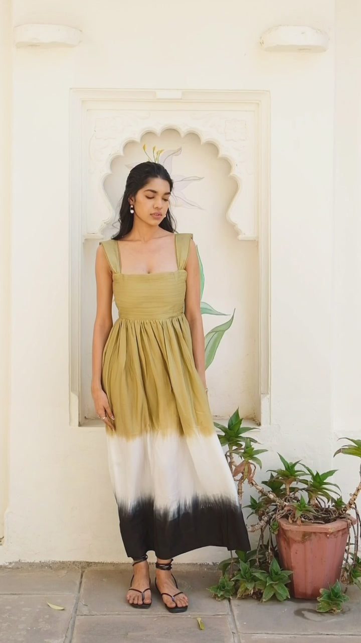 Meera Midi